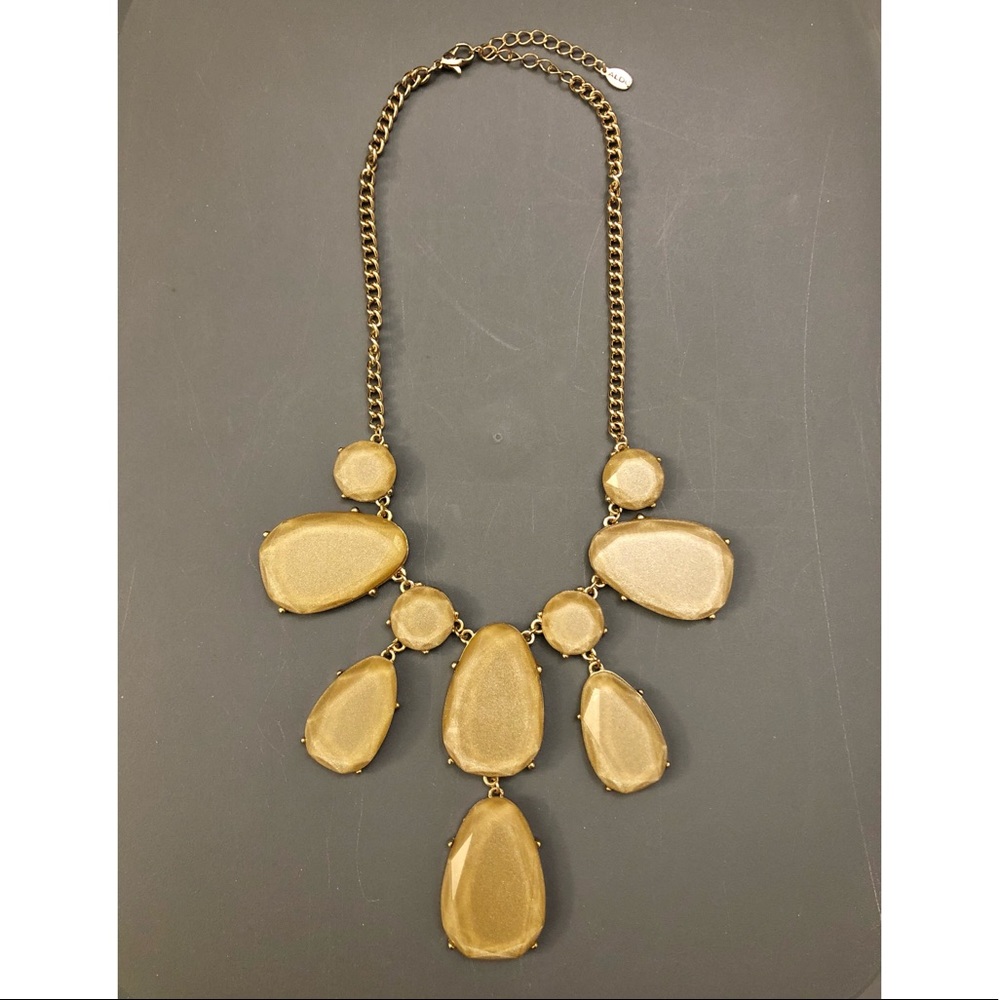 💜 2/$25 NWOT Aldo Bauble Necklace (Gold)